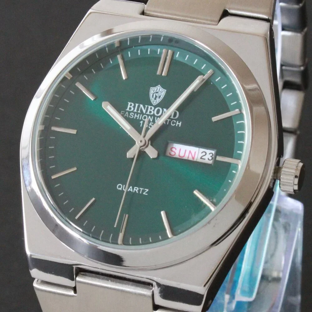 Men's Integrated Bracelet Sports Watch Stainless Steel Radiant Green Dial 40mm